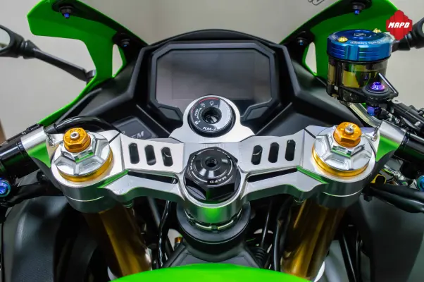 ZX-4RR 上下三角台