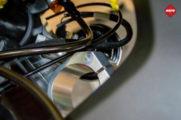 ZX-4RR 上下三角台